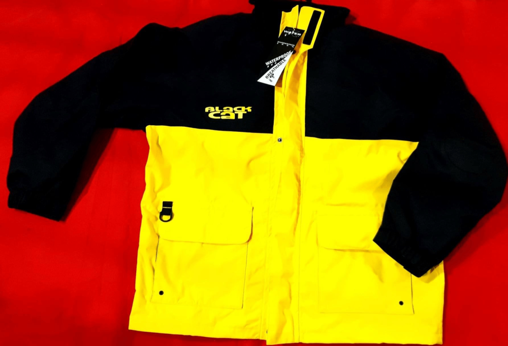 veste jaune et noir